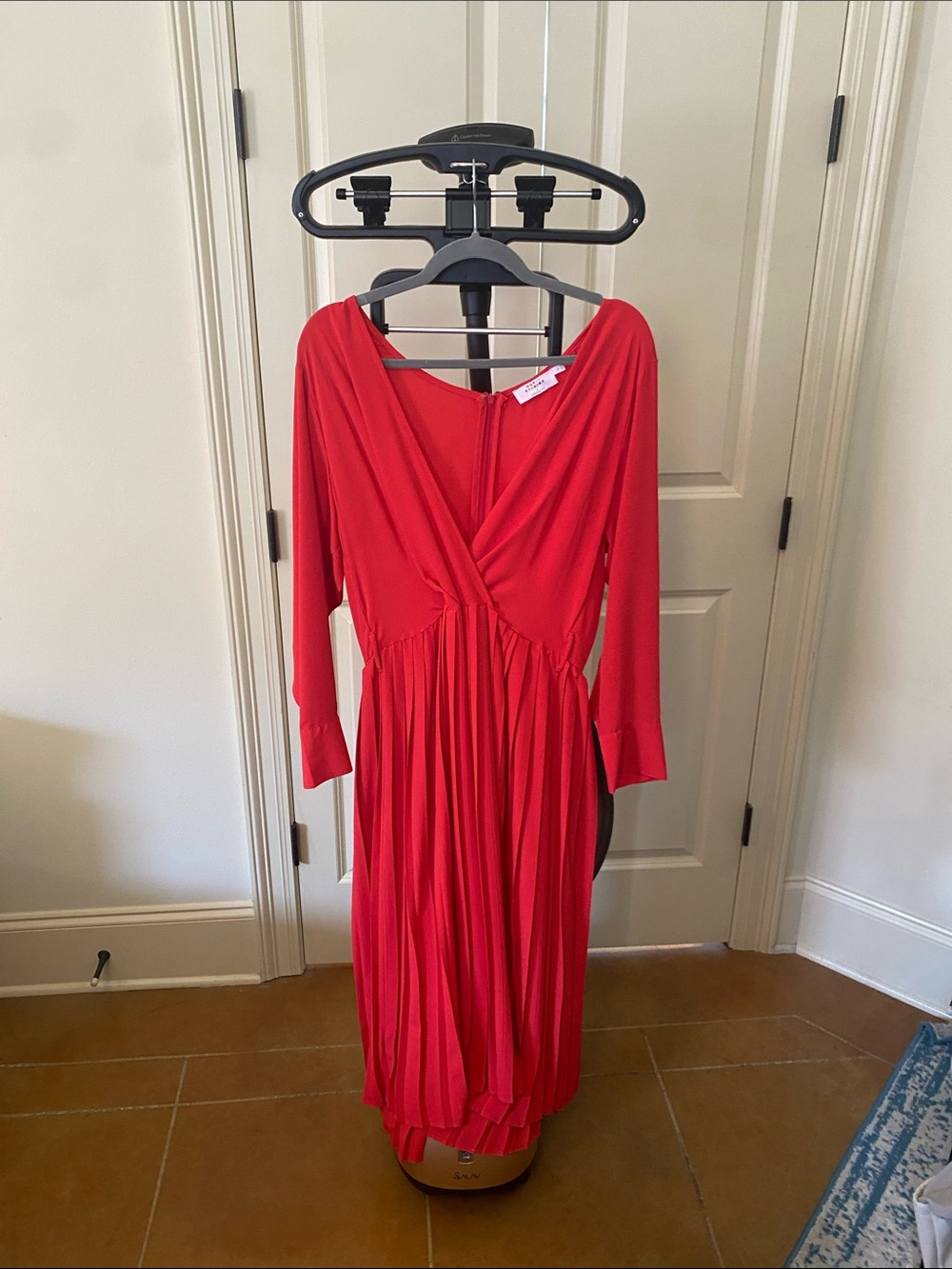 Red Long-Sleeve V-Neck Pleated Midi Dress